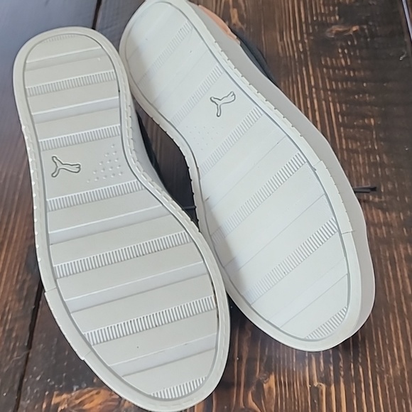 Black leather with copper color detail Puma sneakers, like new! - Picture 6 of 7